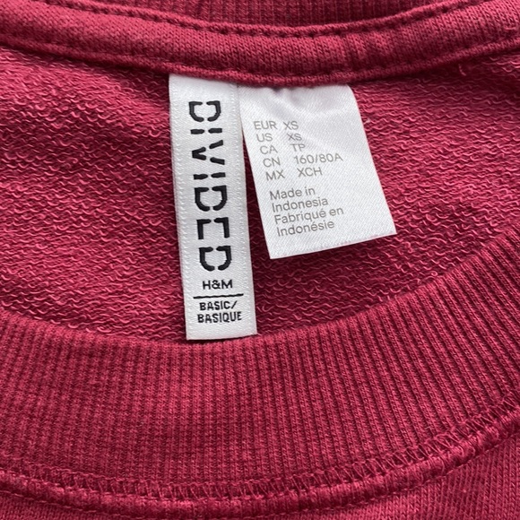Women’s H&M Burgundy Crew Neck - Picture 3 of 4